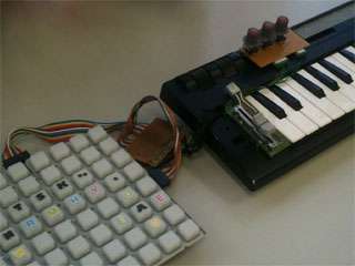 リアルタイム日本語歌唱鍵盤楽器“ VOCALOIDキーボード”の開発 (126)