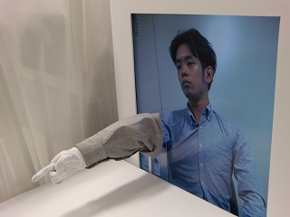 PopArm: 遠隔指差しロボットアームによるソーシャルテレプレゼンスの強化 (213)