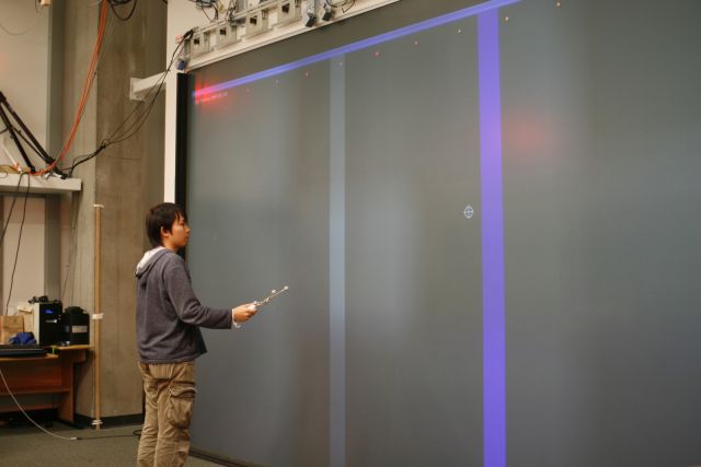 大画面壁面ディスプレイ上での影のメタファを利用したポインティング動作におけるフィッツの法則の検討